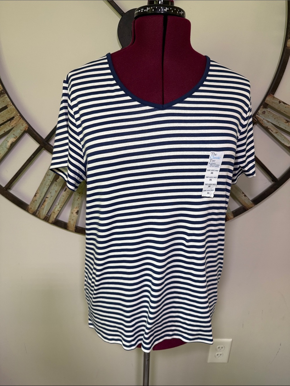 Croft & Barrow XXL Striped V-Neck T-Shirt - Navy & White NWTS